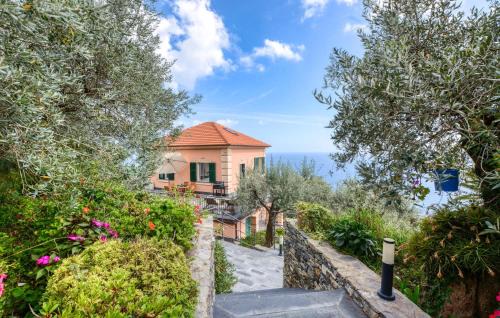 2 Bedroom Nice Home In Pieve Ligure