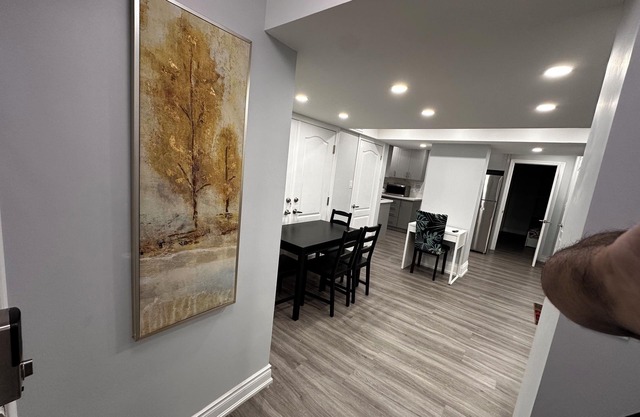 2 Bedroom Oasis: Inviting Comfort in Mississauga