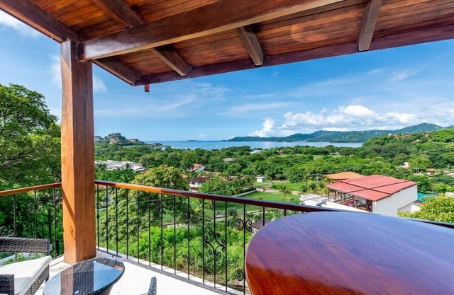Omega # 2 - 2 Bedroom Condo mit Blick auf Flamingo Marina