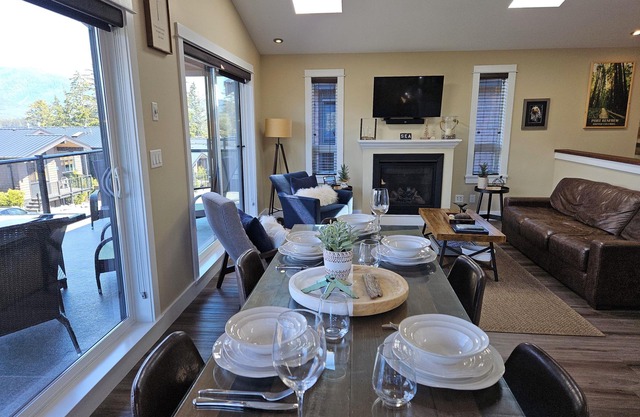 2 Bedroom ocean view cottage with firetable