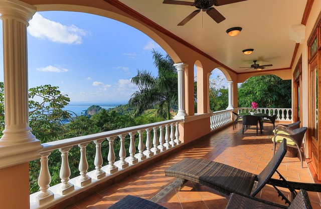 2 Schlafzimmer Ocean View Luxus-Eigentumswohnung im Herzen von Manuel Antonio