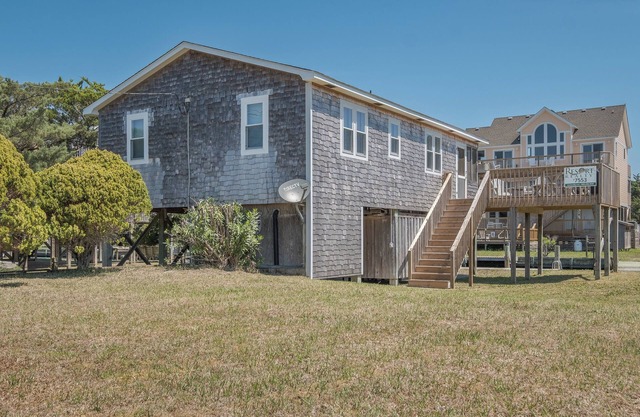 2 Bedroom pet friendly canalfront home in Avon
