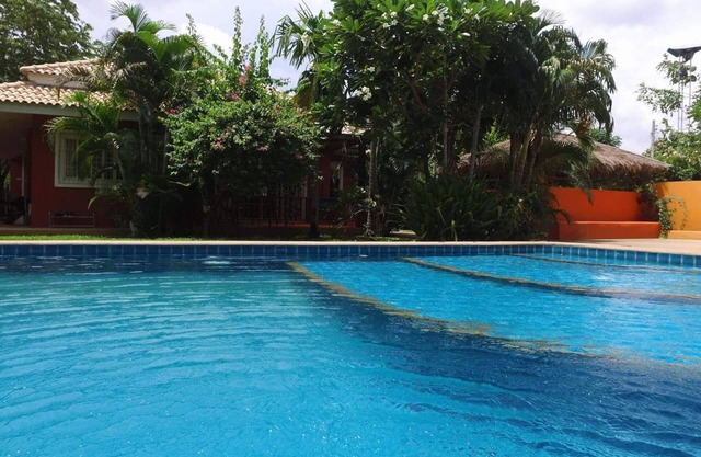 2 Schlafzimmer Pool House, Autoservice