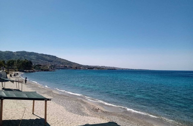 2 Bedroom Private vacation home in Reggio Calabria