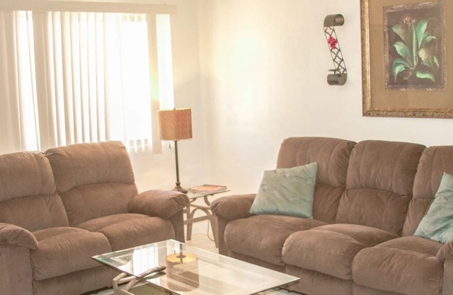 2 Schlafzimmer private Wohnung