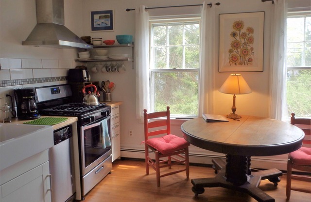 2 Schlafzimmer Private Apt. im Jahr 1825 Whaler's Home auf Duck Creek