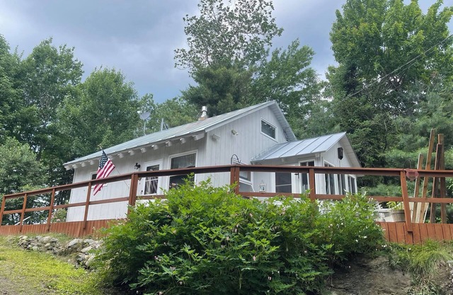 2 bedroom private custom built home with loft.