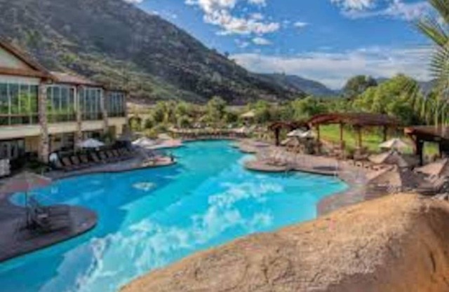 2 Bedroom San Diego Luxury Suites - Near Legoland Beach Wildpark, 5 Star Resort!