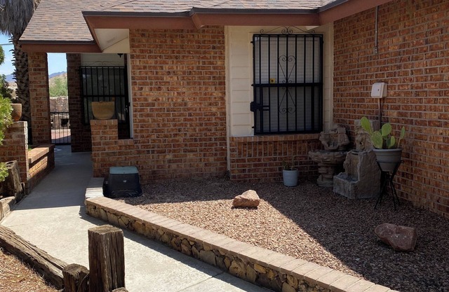 2-bedroom smart home with Alexa controlleled lighting, AC WiFi El Paso