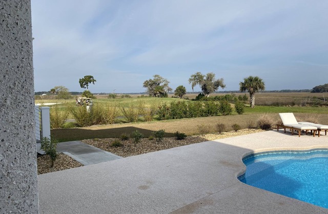 VILLA-, POOL-, MARSH-, GOLF- UND WASSERANSICHTEN