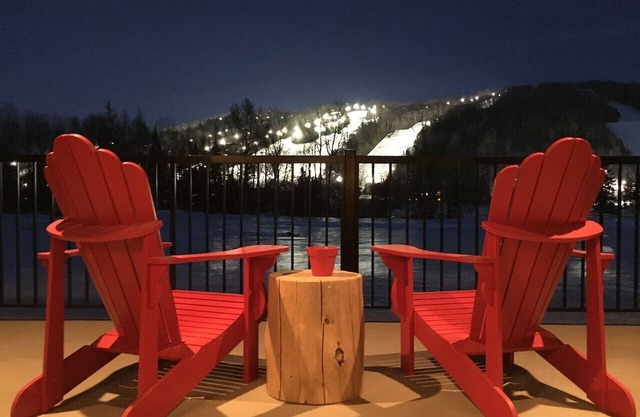 2-bedroom suite with view of Sommets St-Sauveur