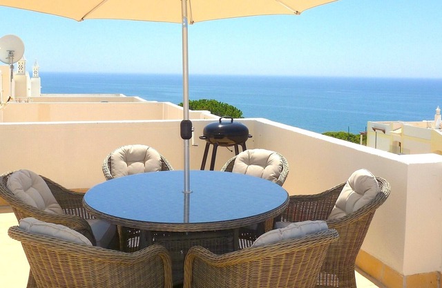 Haus mit 2 Schlafzimmern, Terrasse und unglaublichem Meerblick.