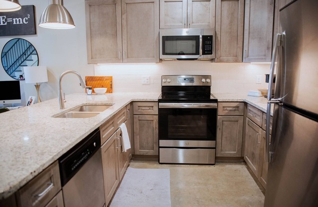 2-bedroom Townhome - Walk to Louisiana Tech campus & Downtown Ruston.