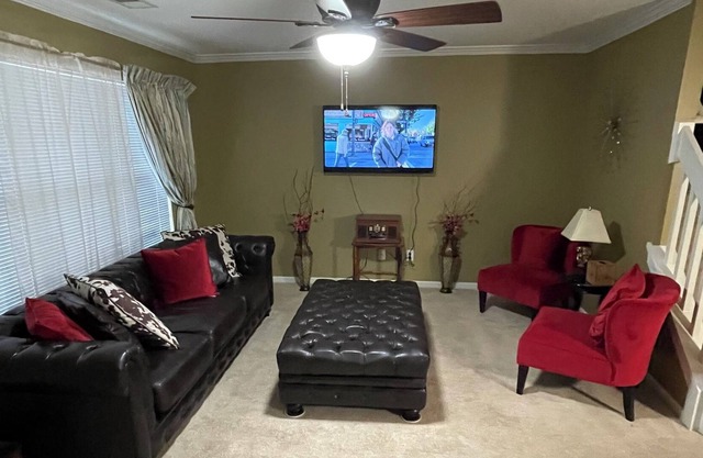 2 Bedroom townhouse oasis made for entertaining and comfort!