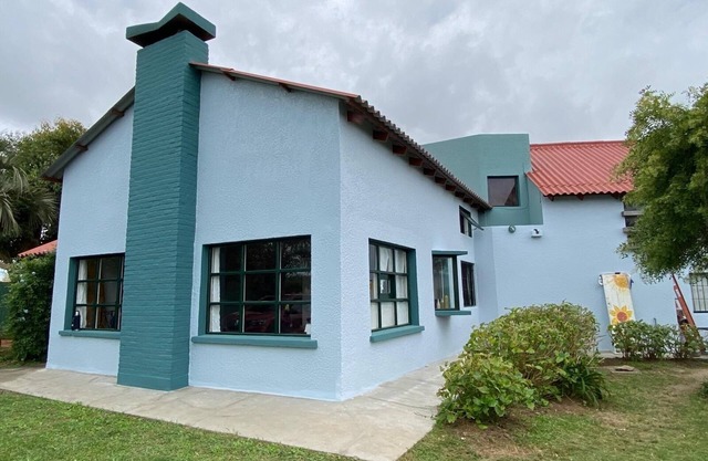 2-bedroom house in charming Antoniopolis/La Paloma Rocha.1 block from the beach