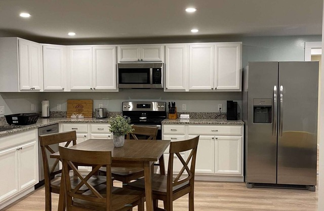 2-bedroom vacation home 25 minutes from Acadia National Park