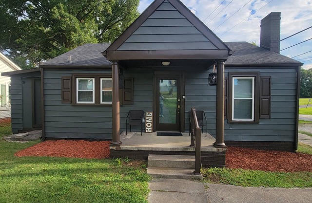 2 BEDROOM Vacation Home Like No Other Near Highway and Downtown Area.