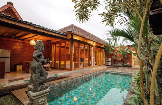 2-bedroom villa in charming Tabanan with AC, WiFi. Relax and unwind