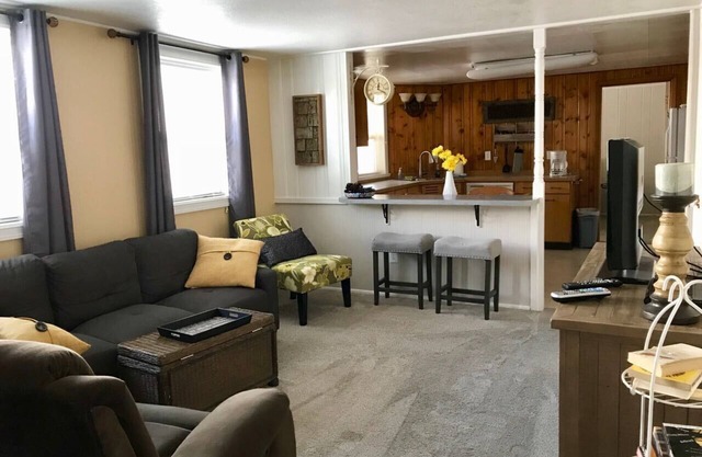 2-Zimmer-Wohnung mit Küche ~ der Nähe des State Capitol Komplex ~