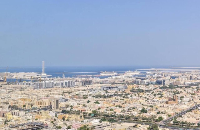 2 Bedroom w/ Infinity Pool Near DWTC