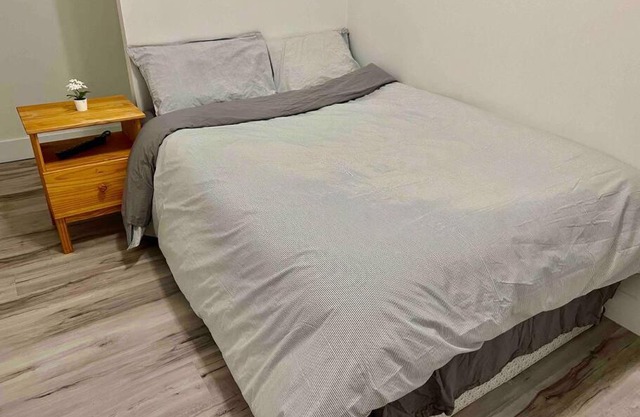 2 Bedrooms basement Suite Vancouver/self check in