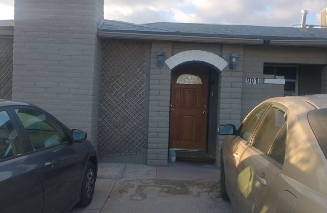 2 bedrooms. Close to airport and Mall , Park. Bus stop