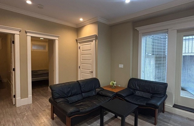 2 bedrooms in Vancouver west area