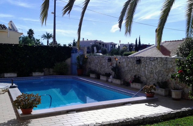 2 Bedrooms in villa with pool, sleeps 4