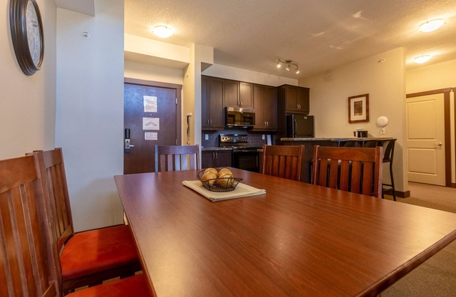 2 Bedrooms | Mountain Views l AC