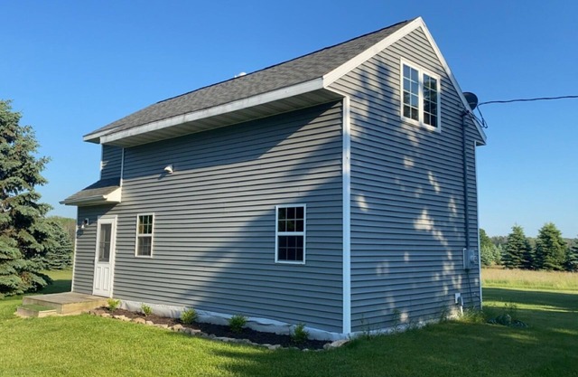 2 Bedrooms - Room to park boat! - Close to water & Potawatomi State Park