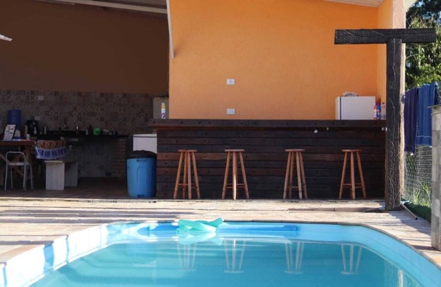 2 bedrooms, swimming pool, barbecue, wood stove