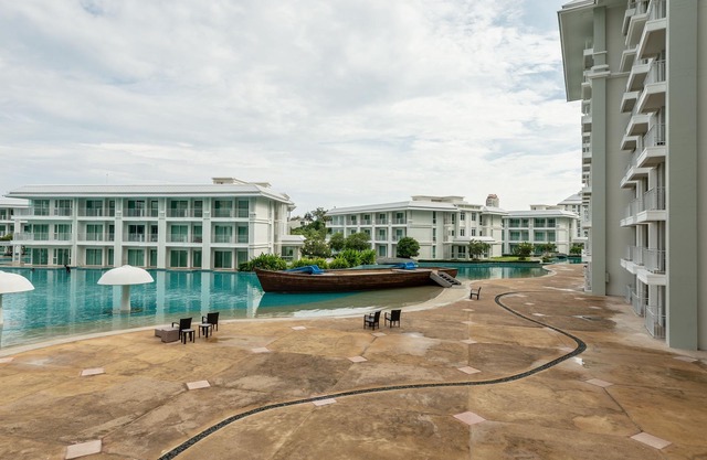 2 Fahrräder mit Meerblick, ein Schlafzimmer, Strand- und Poolfront, gelegen in Cha-am, Hua Hin