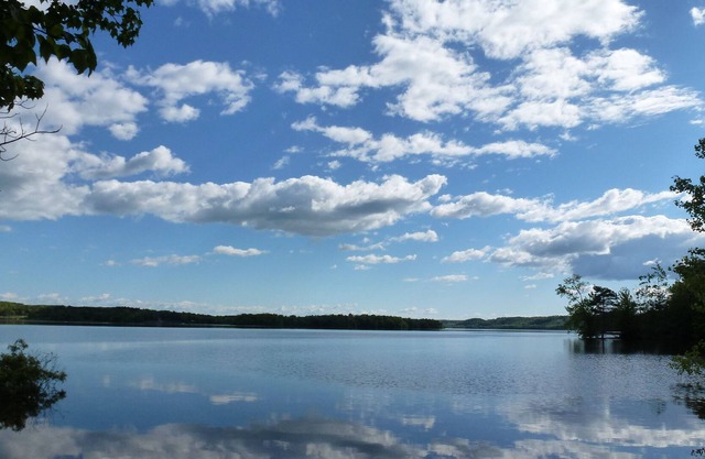 2 BR COTTAGE ON 25 ACRE LAKEFRONT ESTATE