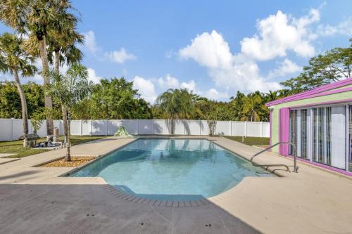 2 BR Jensen Beach Tropical Resort