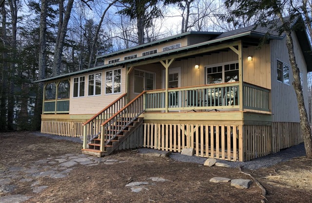 2 BR Lakefront Cottage in Belgrade Lakes Region