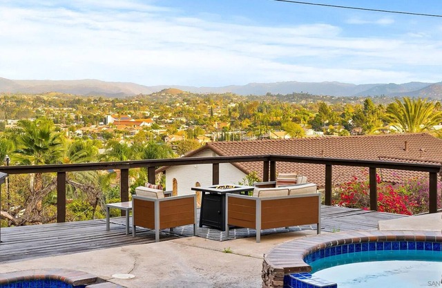 2 BR Oasis w/ View Near: Safari | Wineries | Lakes
