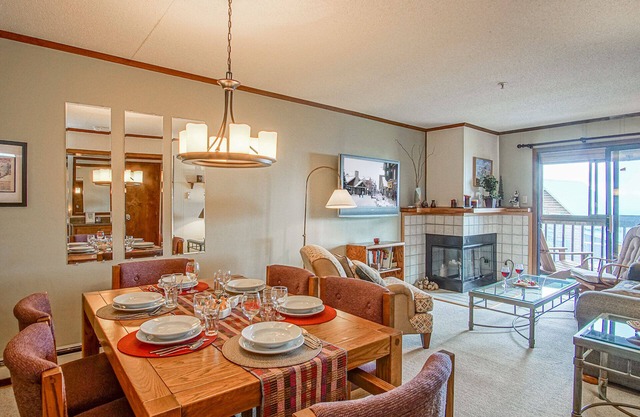 2 Br: SnowCrest 214A 2 Bedroom: Indoor Hot Tubs Game Room Easy Slope Access