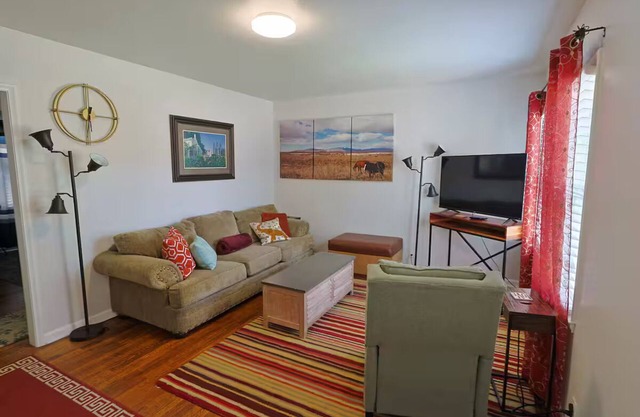 2 BR Up to date, heart of Sugar House