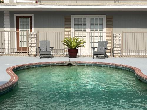 2 br washer dryer Near LSU Tiger Stadium