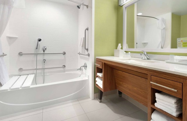 2 Connecting Suites with Two Beds and Two Sofabeds at a Full Service Hotel by Suiteness