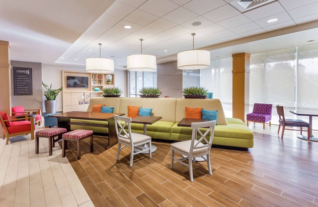 2 Connecting Suites with Two Beds and Two Sofabeds at a Full Service Hotel by Suiteness
