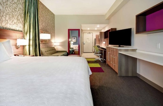 2 Convenient Units w/ FREE Breakfast, Pets Allowed. Close to Glory Beach!