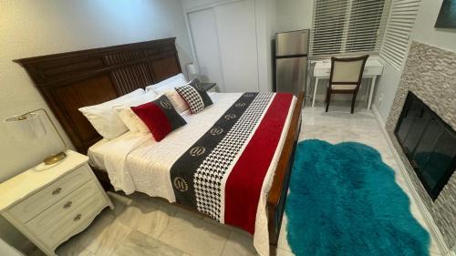 2#family suite king bed room