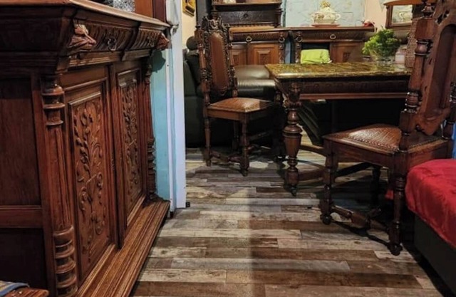 2 floors offer nearby central station