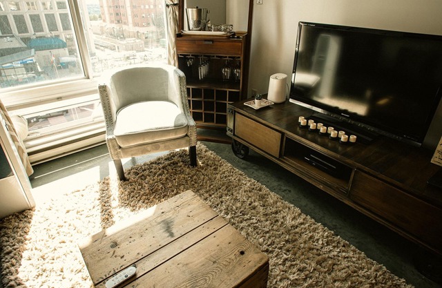 2 Full Beds, Free Parking Underground/Heated, 1 Bedroom Condo Downtown Central
