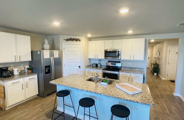 2 Home near Gulf Shores Beaches Short drive to beach, & lots entertainment.