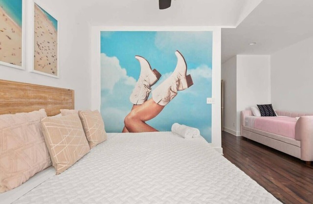 2 Homes｜Downtown, 24 guests｜5 min to Broadway!