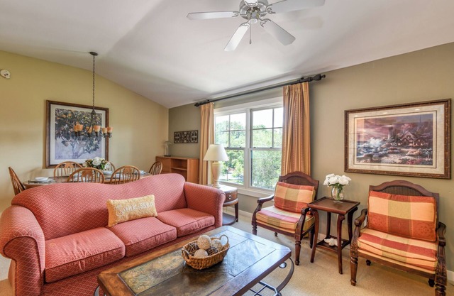 2 King beds-2 private balconies-sleeper sofa-W/D-community pool & hot tub!