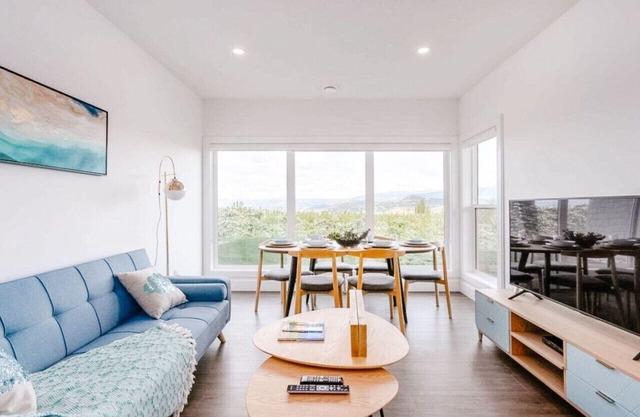 2 KING beds with En-suites/Orchard Views/Sleeps 5