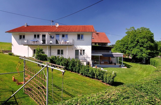 (2) Große idyllische Ferienwohnung